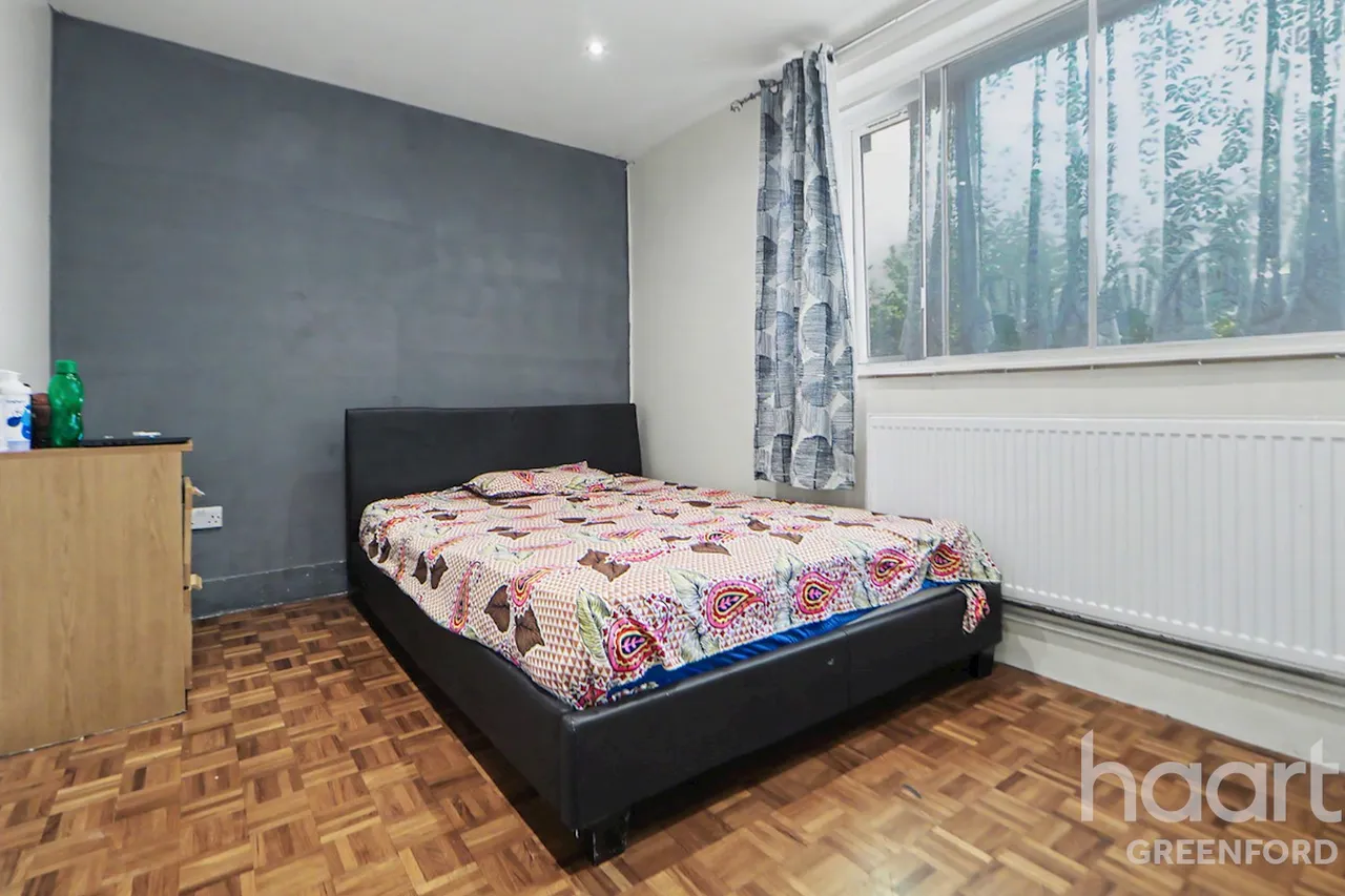 Oldfield Lane South, Greenford, UB6, photo 5