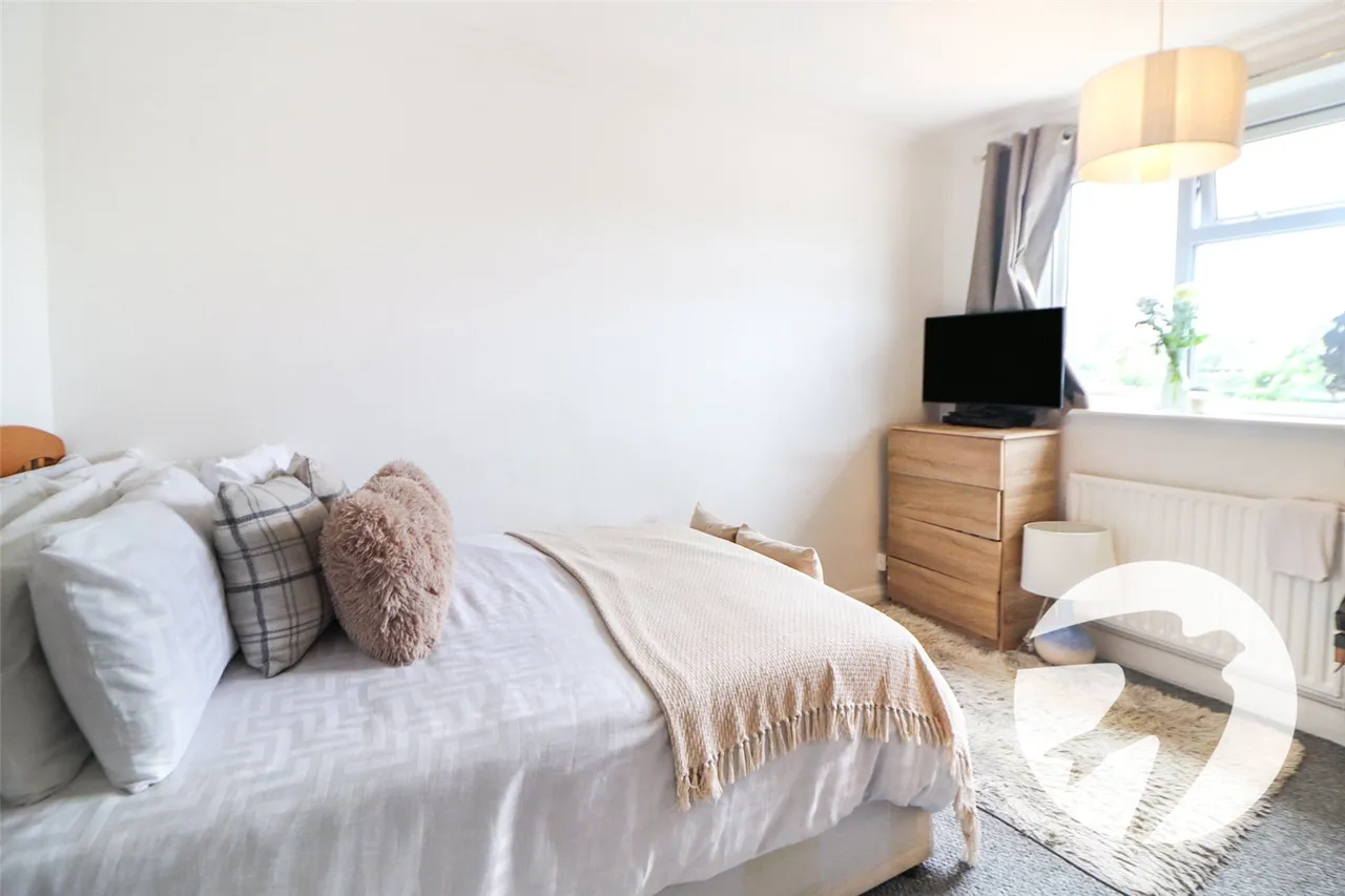Camrose Avenue, Northumberland Heath, DA8, photo 8