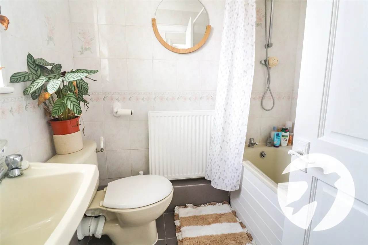 Camrose Avenue, Northumberland Heath, DA8, photo 6