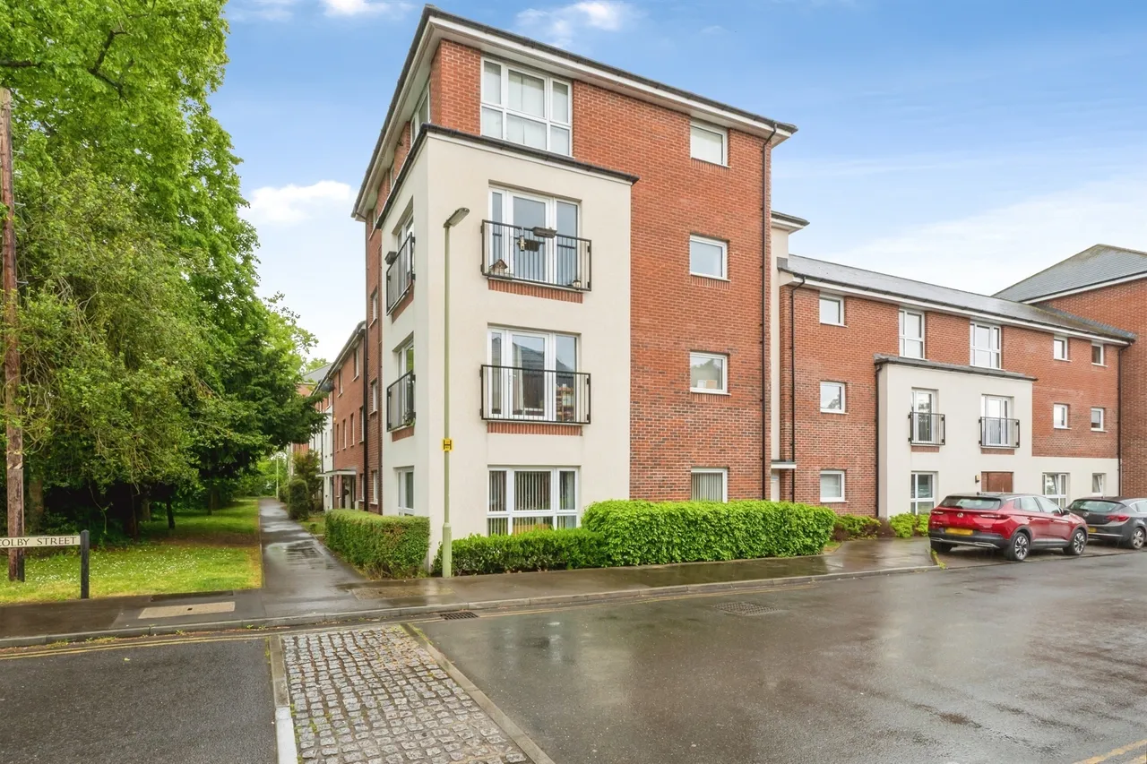 2 bed flat for sale — Colby Street, Southampton