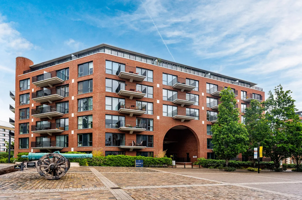 2 bed flat for sale — Apartment 18, Amphion House, 5 Thunderer Walk, London