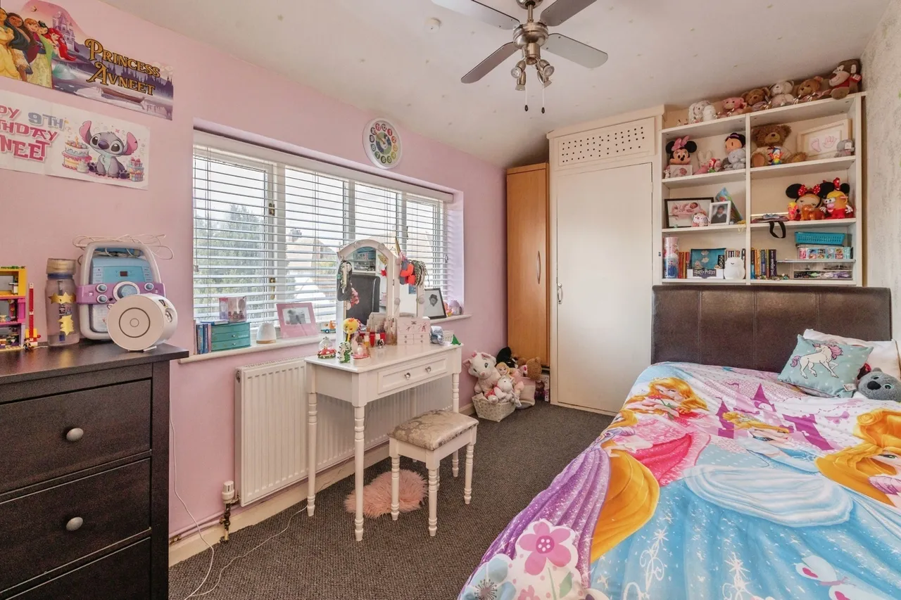 Handel Crescent, Tilbury, Essex, RM18, photo 14