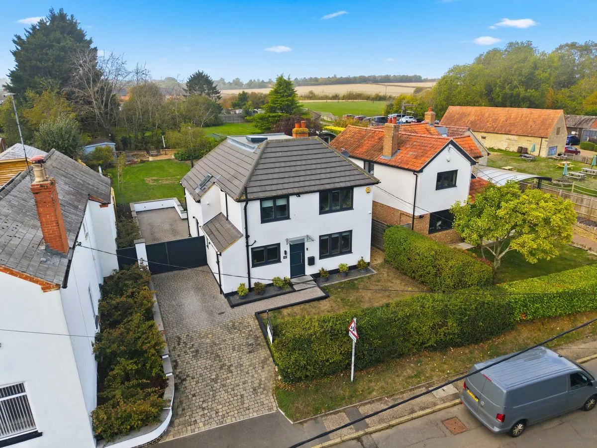 4 bed house for sale, Northampton Road, Yardley Hastings, NN7