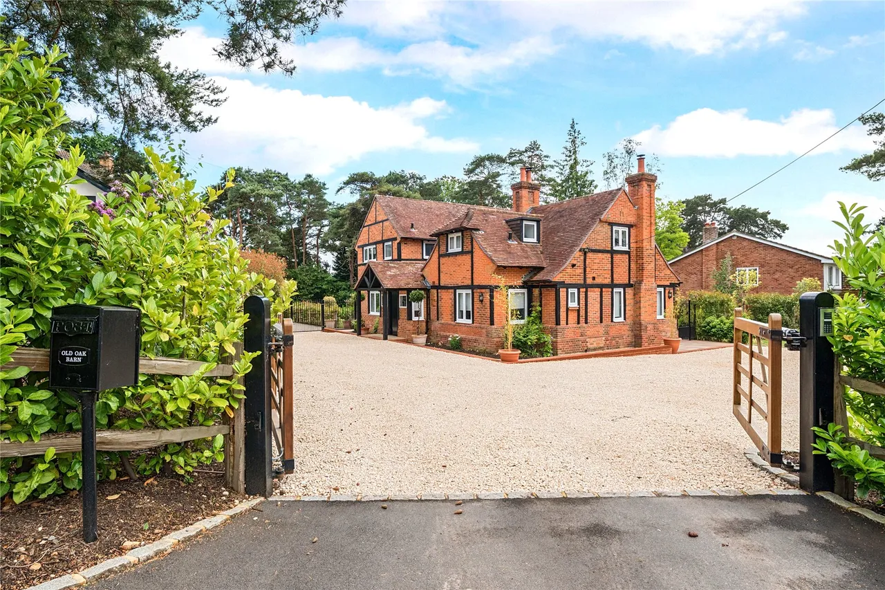 The Ridgeway, Lightwater, GU18, photo 21