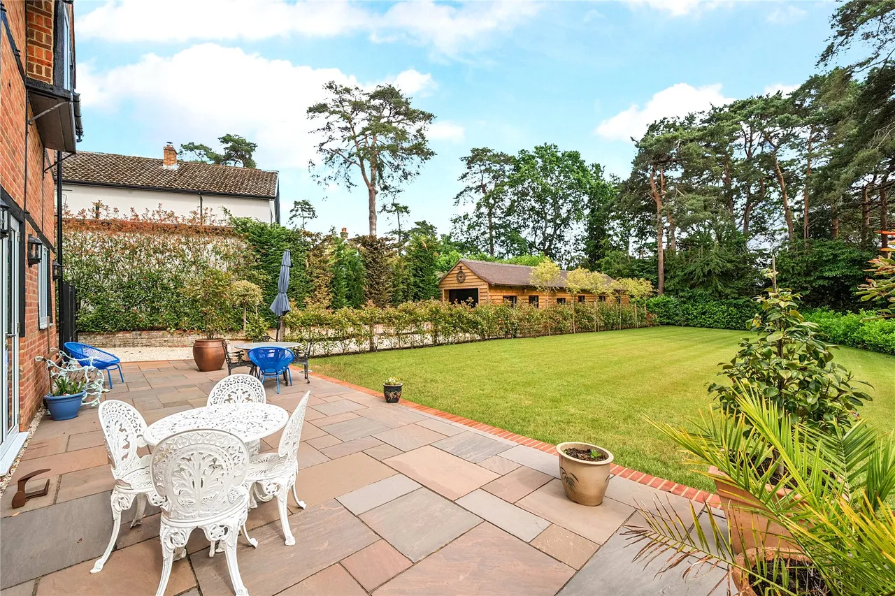 The Ridgeway, Lightwater, GU18, photo 18