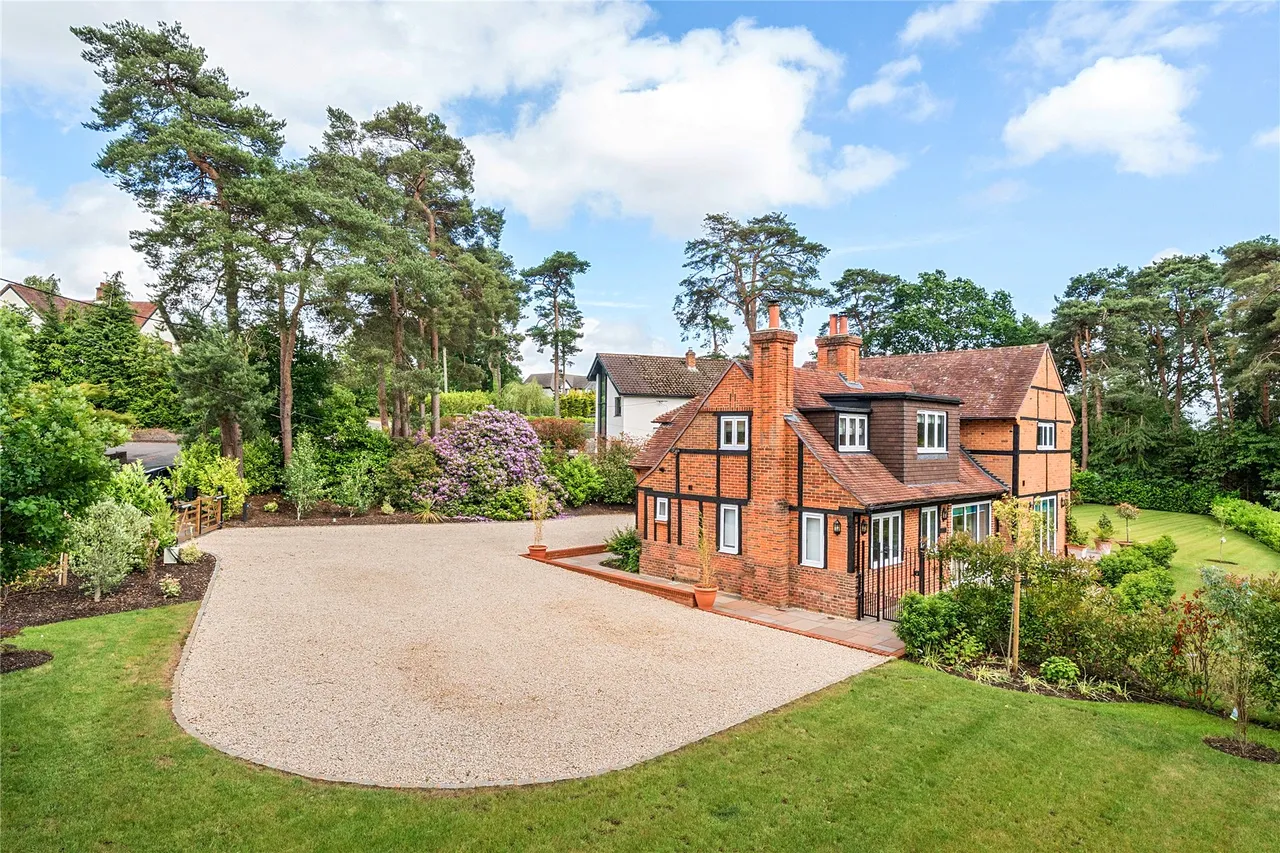 The Ridgeway, Lightwater, GU18, photo 2