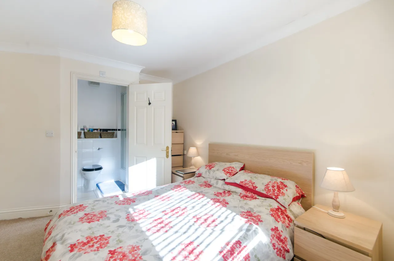 London, SW19, photo 6