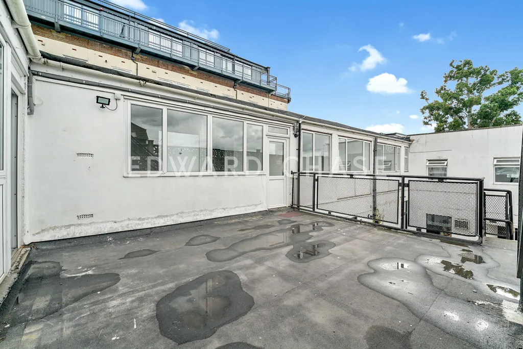 High Road, Ilford, IG1, photo 5
