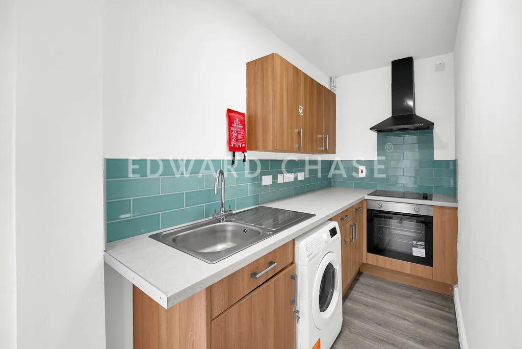 High Road, Ilford, IG1, photo 4