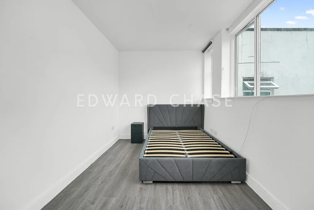 property to rent, High Road, Ilford, IG1