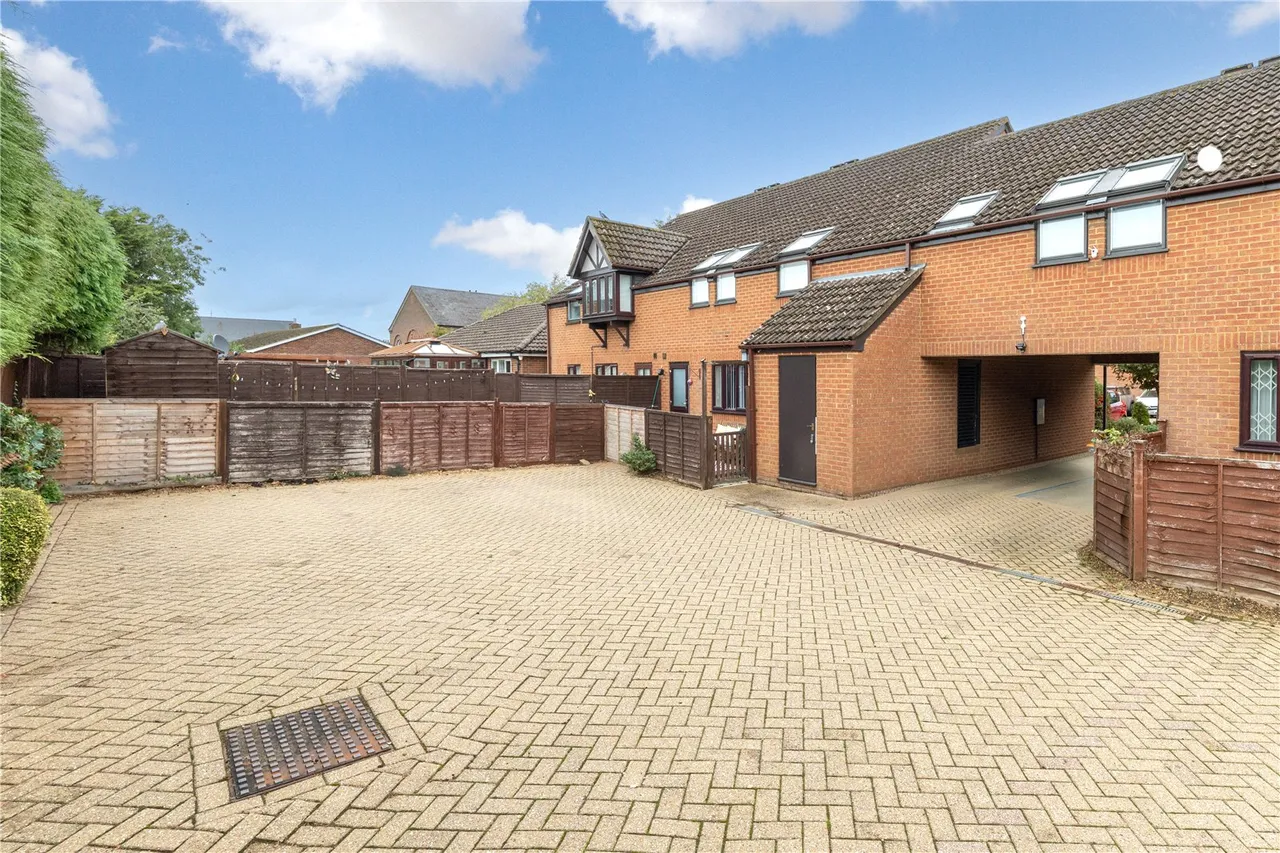 Toddington, Bedfordshire, photo 4