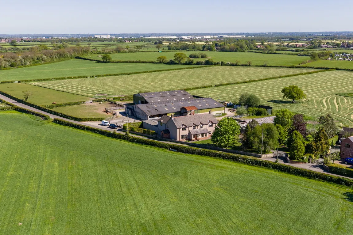 5 bed property for sale — The Green, Higher Kinnerton, Higher Kinnerton, Flintshire, CH4 9BZ