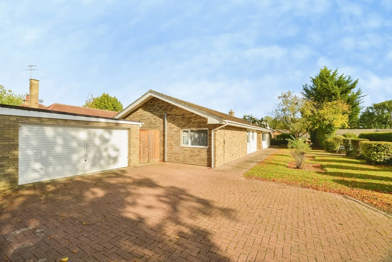 5 bed house for sale, Pine Tree Grove, Middleton St. George, DL2