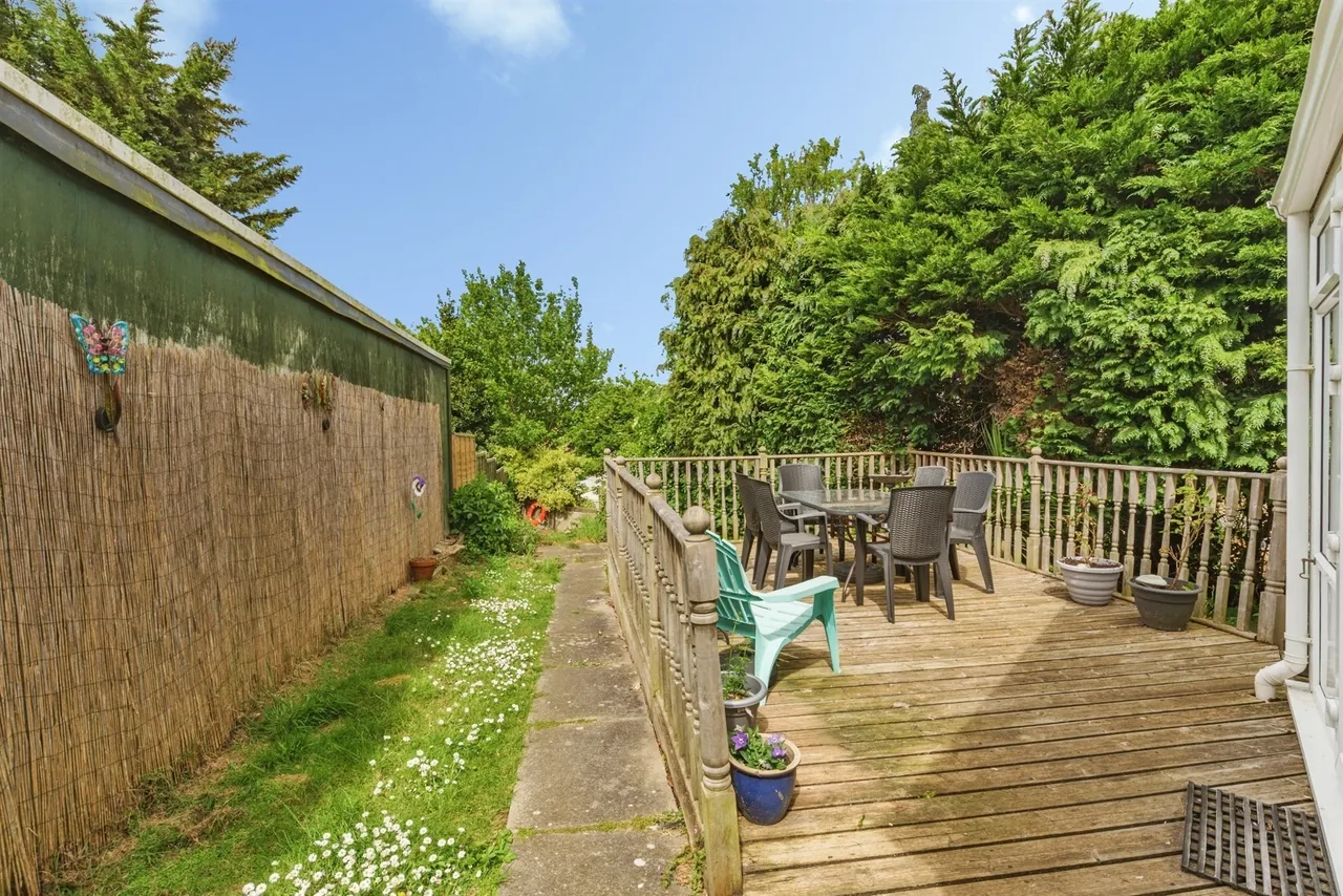 Vale Close, Seaford, BN25, photo 2
