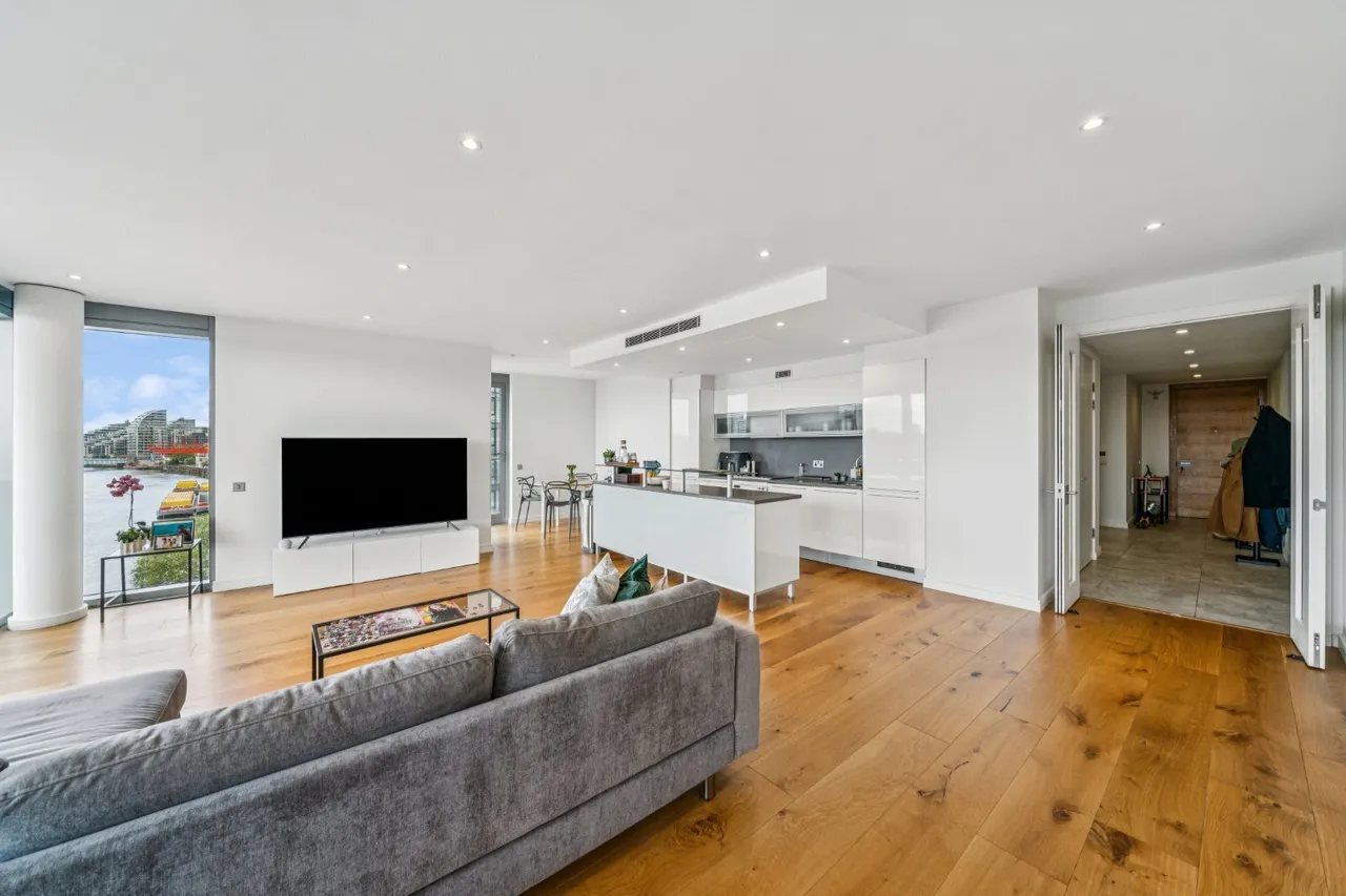 Eastfields Avenue, London, SW18, photo 2