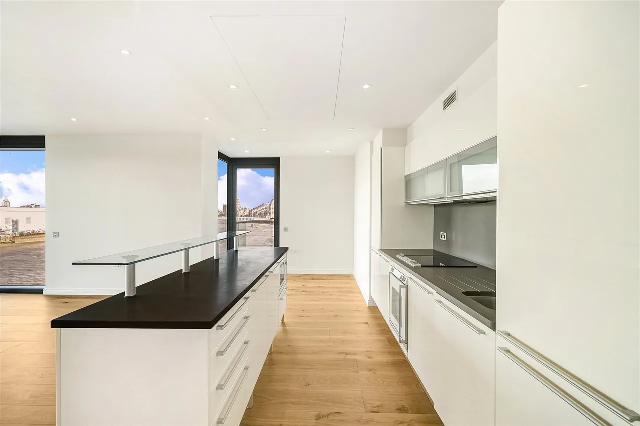Eastfields Avenue, London, SW18, photo 19