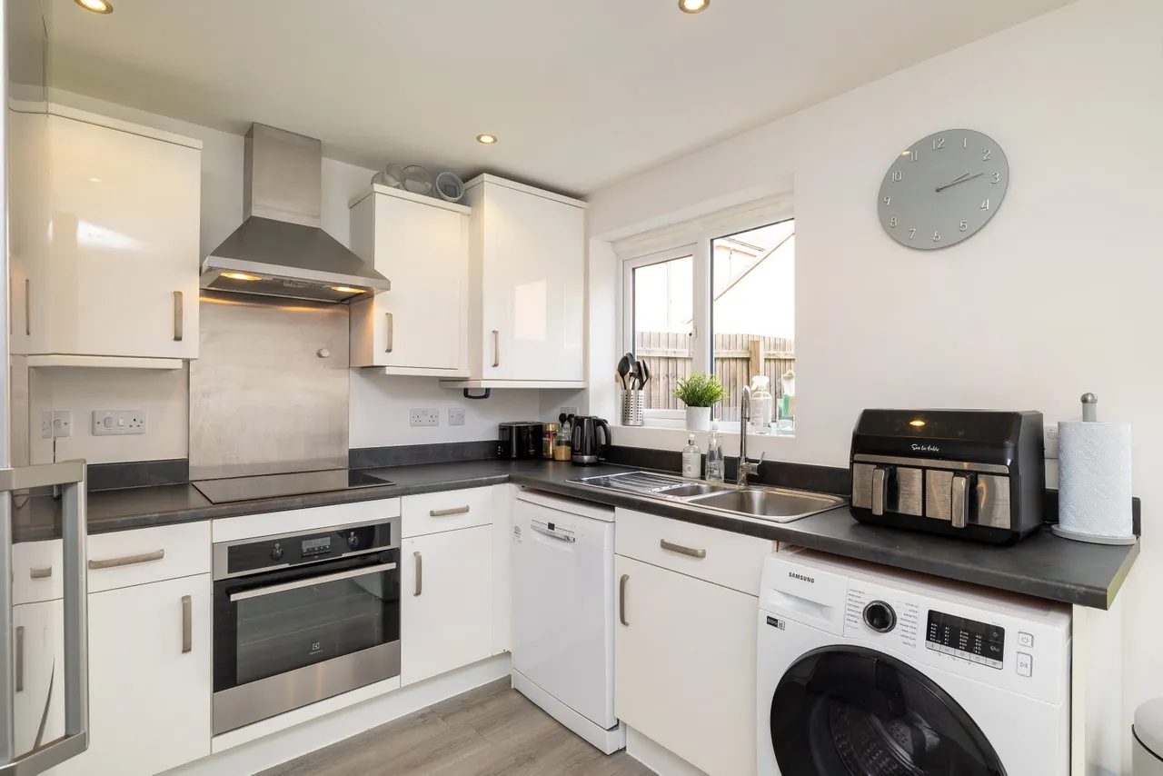 Lancaster Way, Whitnash, CV31, photo 8