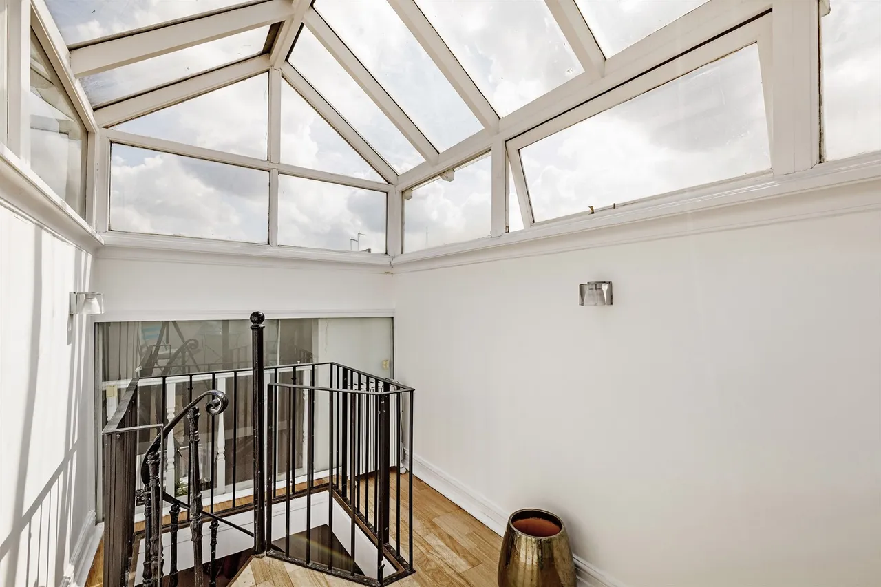 Roland Gardens, London, SW7, photo 12