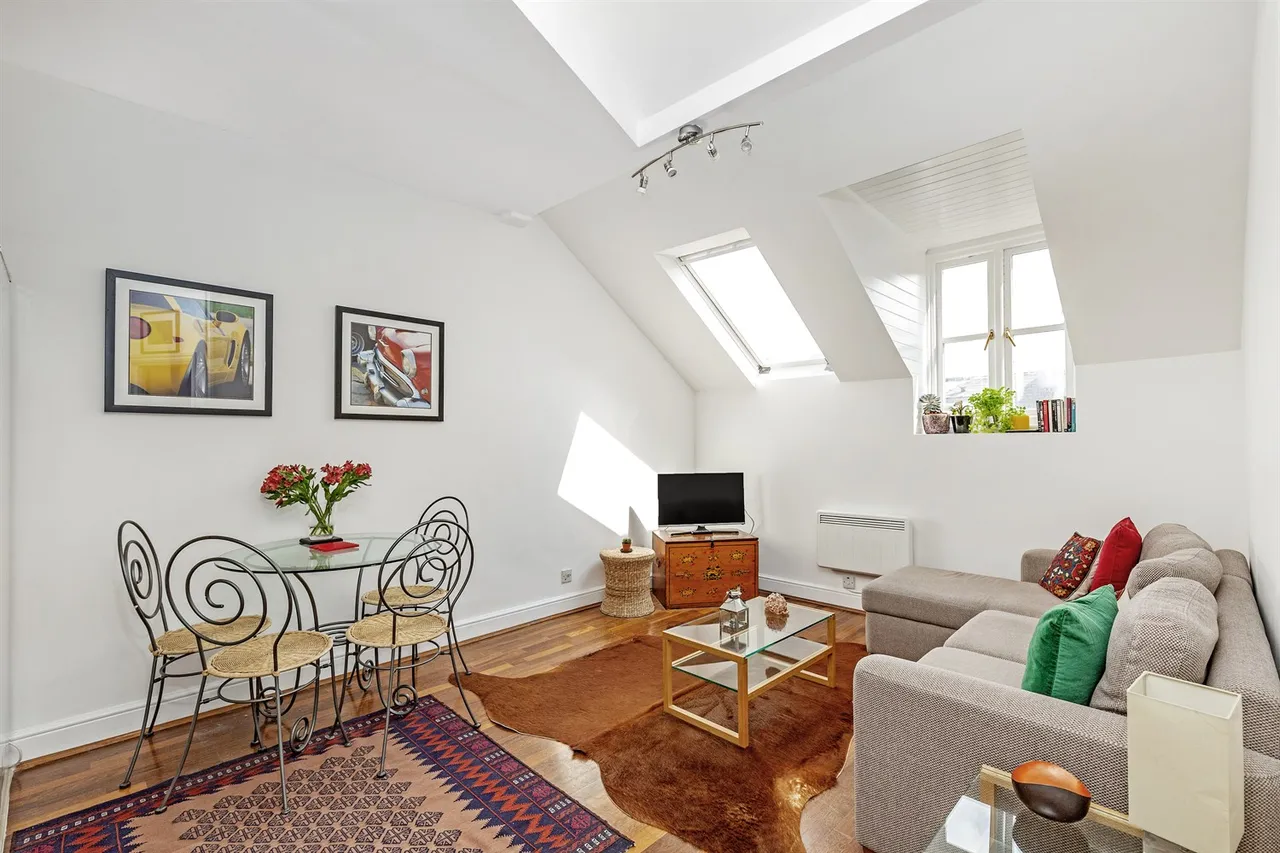 1 bed flat to rent, Roland Gardens, London, SW7