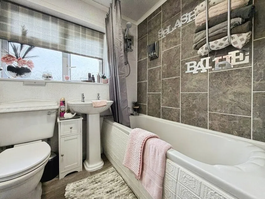 Redbourne Drive, Lincoln, Lincolnshire, LN2, photo 8