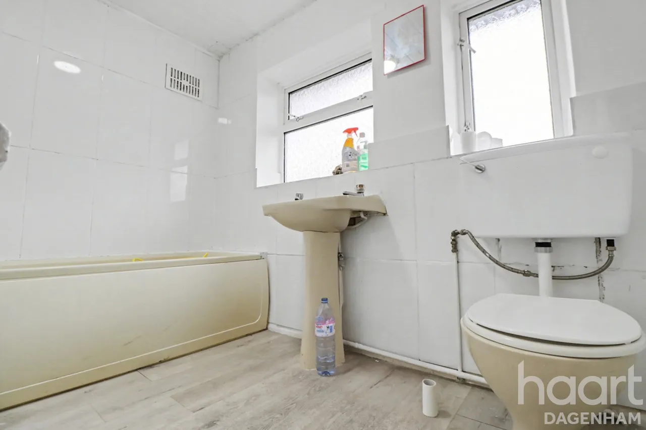Hedgemans Way, Dagenham, RM9, photo 6
