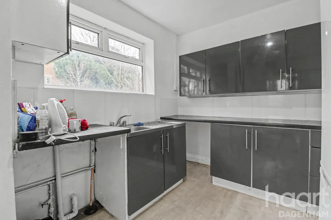 Hedgemans Way, Dagenham, RM9, photo 5