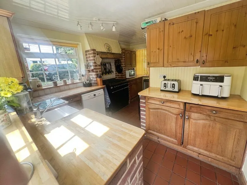 The Street, Newnham, Kent, ME9, photo 9