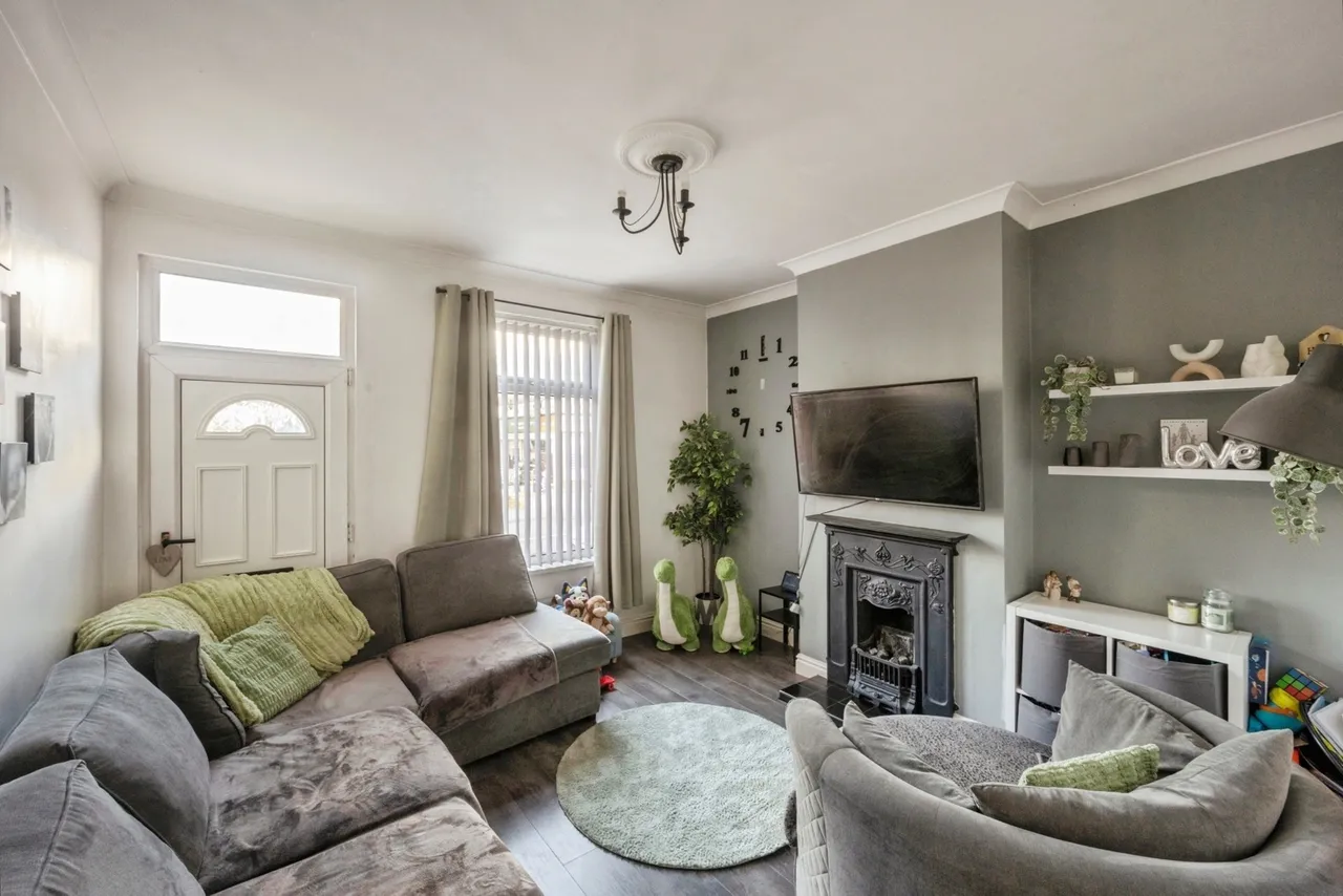 Doncaster Road, Conisbrough, Doncaster, South Yorkshire, DN12, photo 2