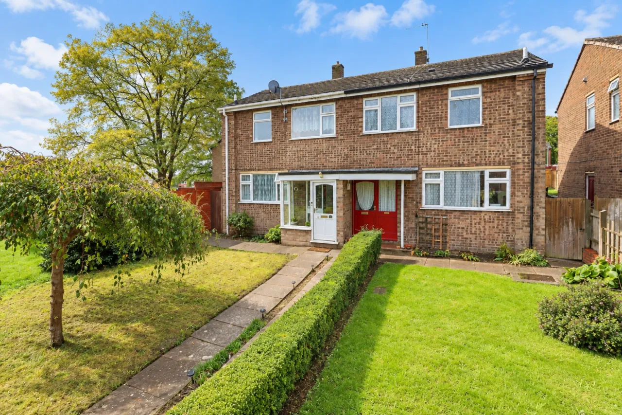3 bed property for sale, Glencoe Drive, Cannock