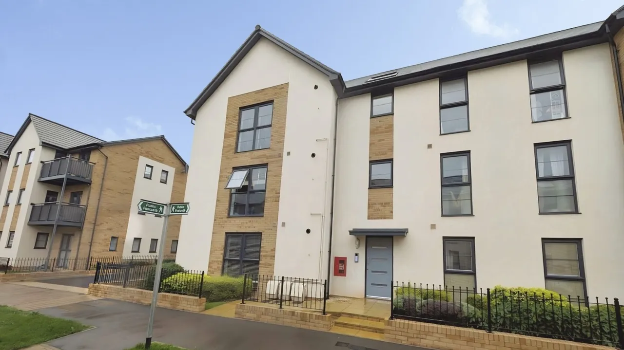 2 bed flat for sale, Clark Drive, Yate, BS37