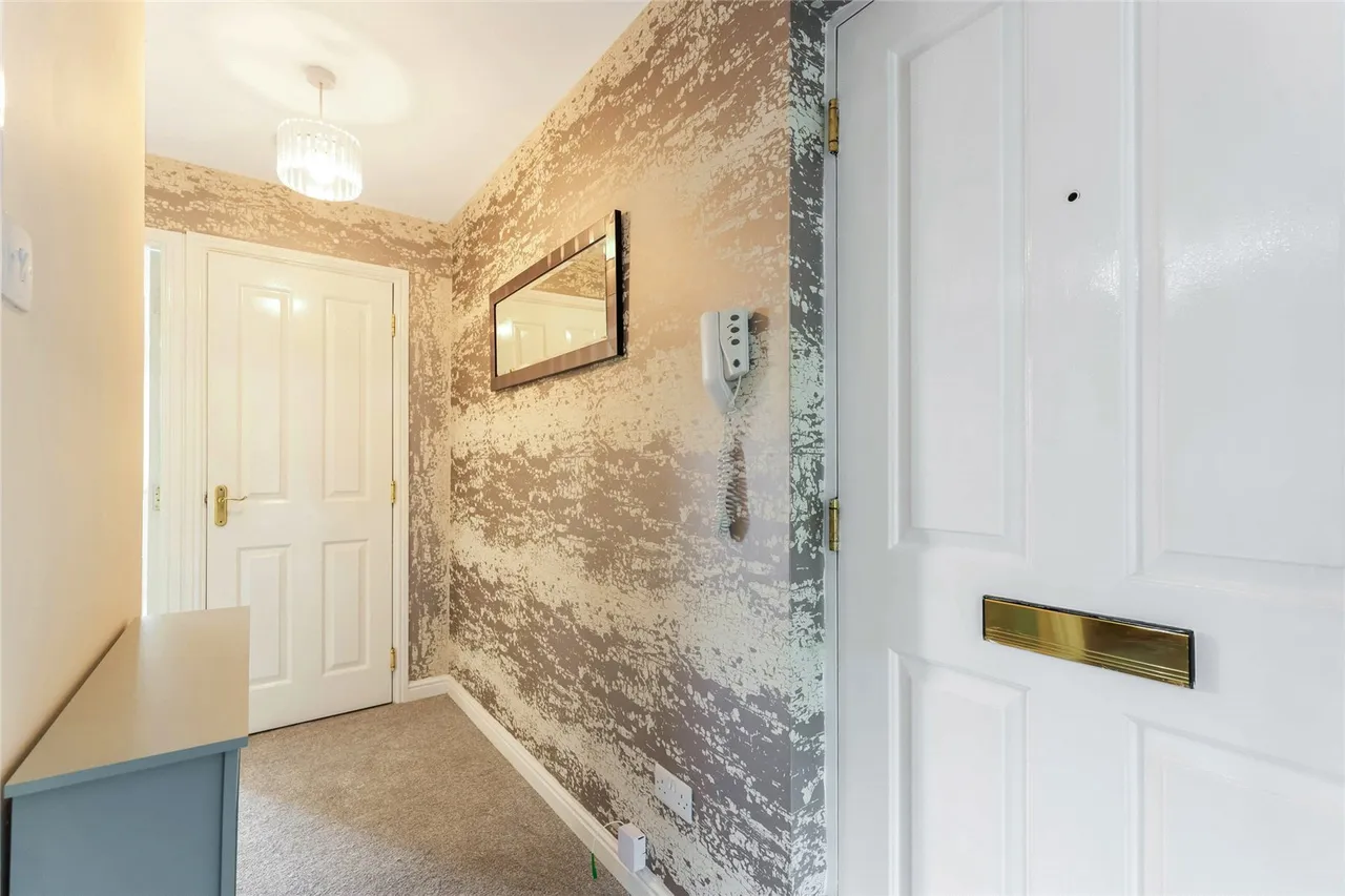 Queens Crescent, LIVINGSTON, West Lothian, EH54, photo 5