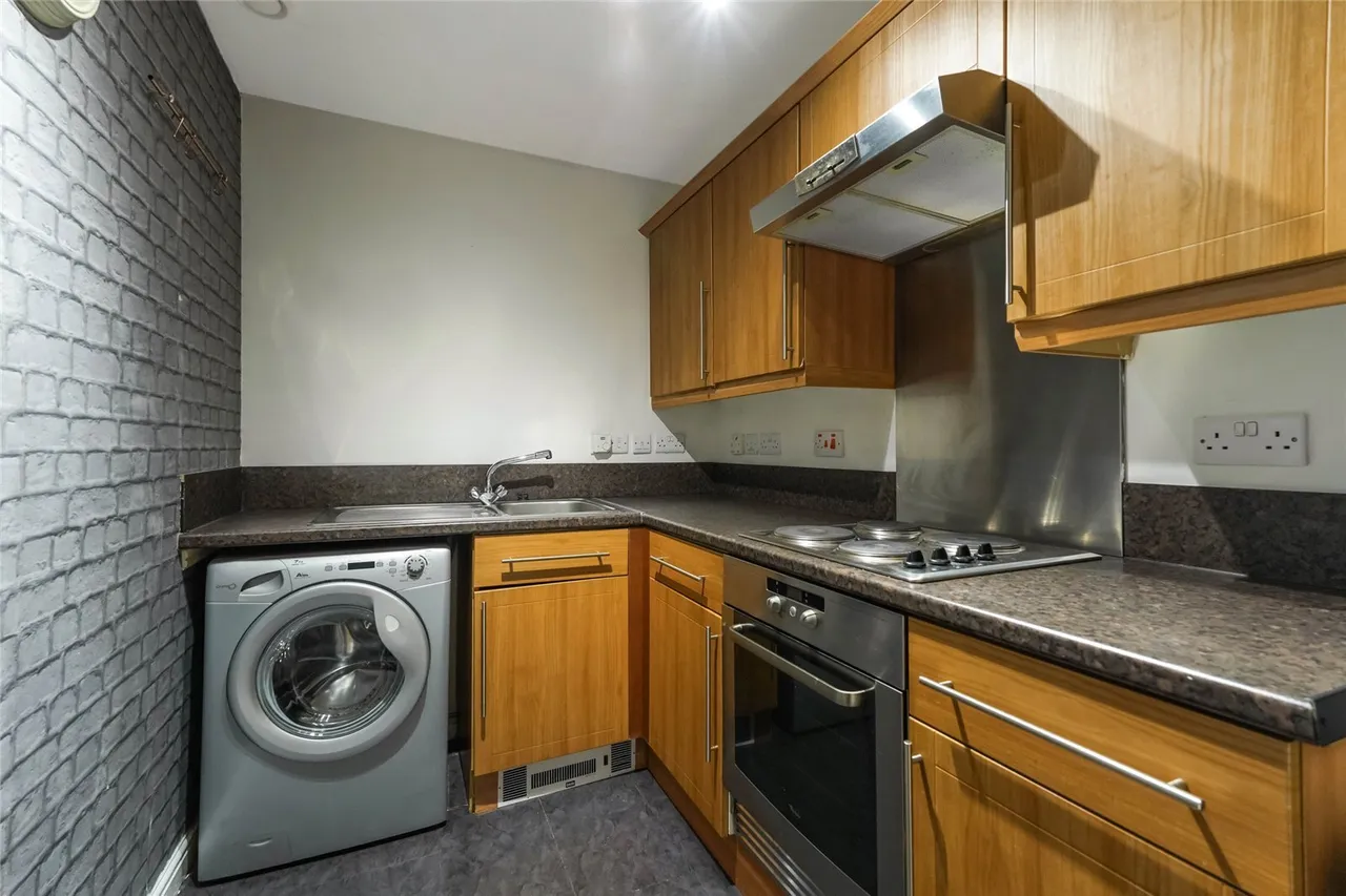 Queens Crescent, LIVINGSTON, West Lothian, EH54, photo 10