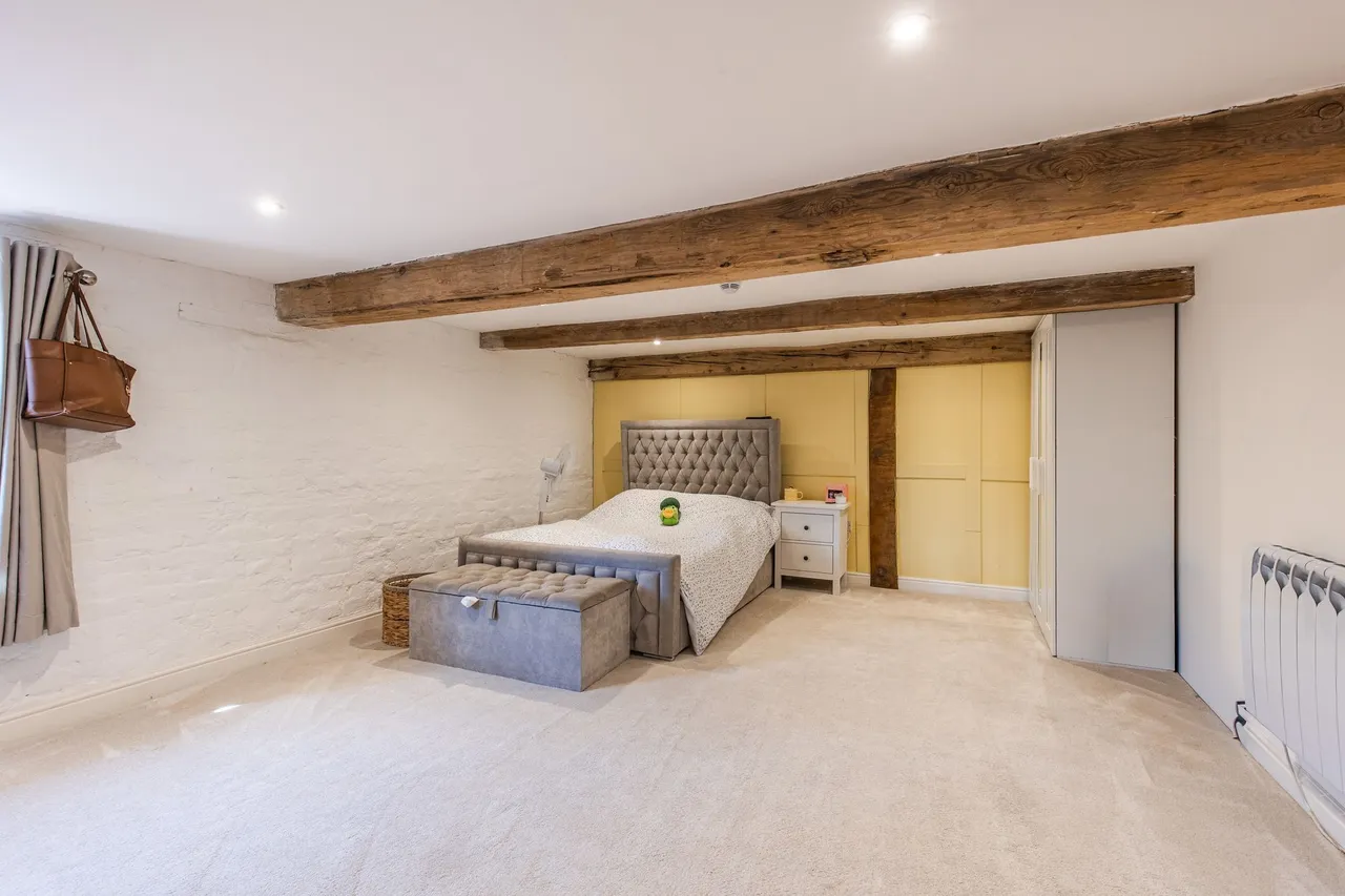 Richly Historic Grade II Listed Famil, photo 14