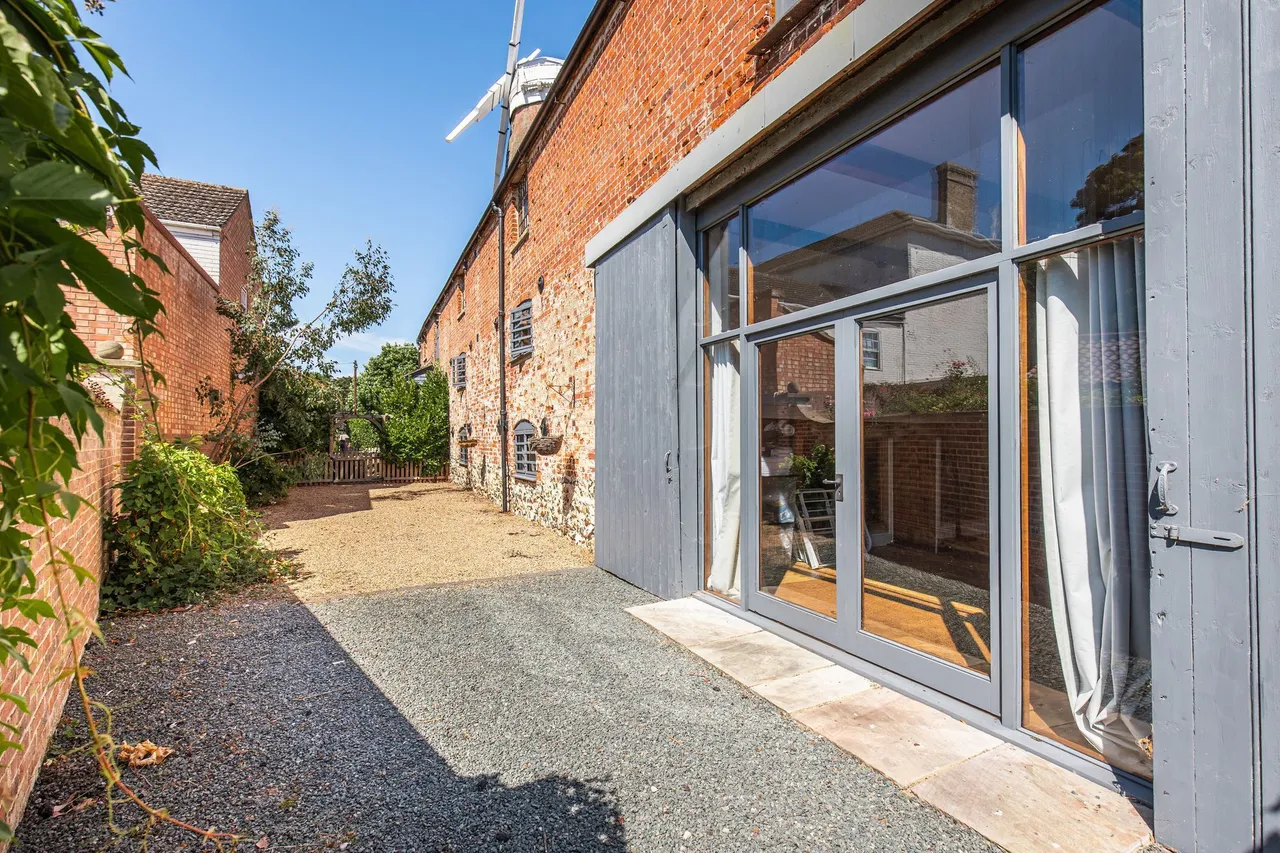 Richly Historic Grade II Listed Famil, photo 19