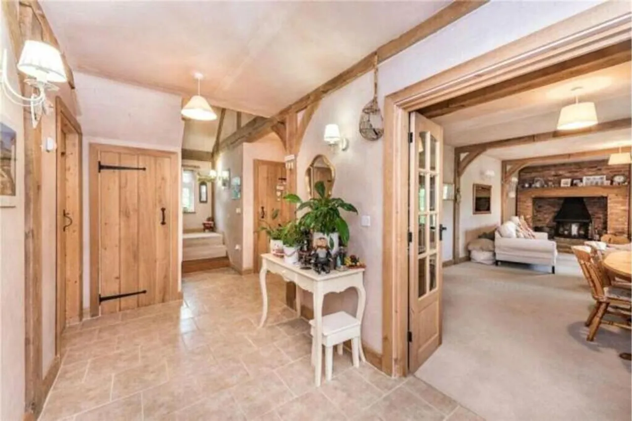 Broad Street, Cuckfield, RH17, photo 3