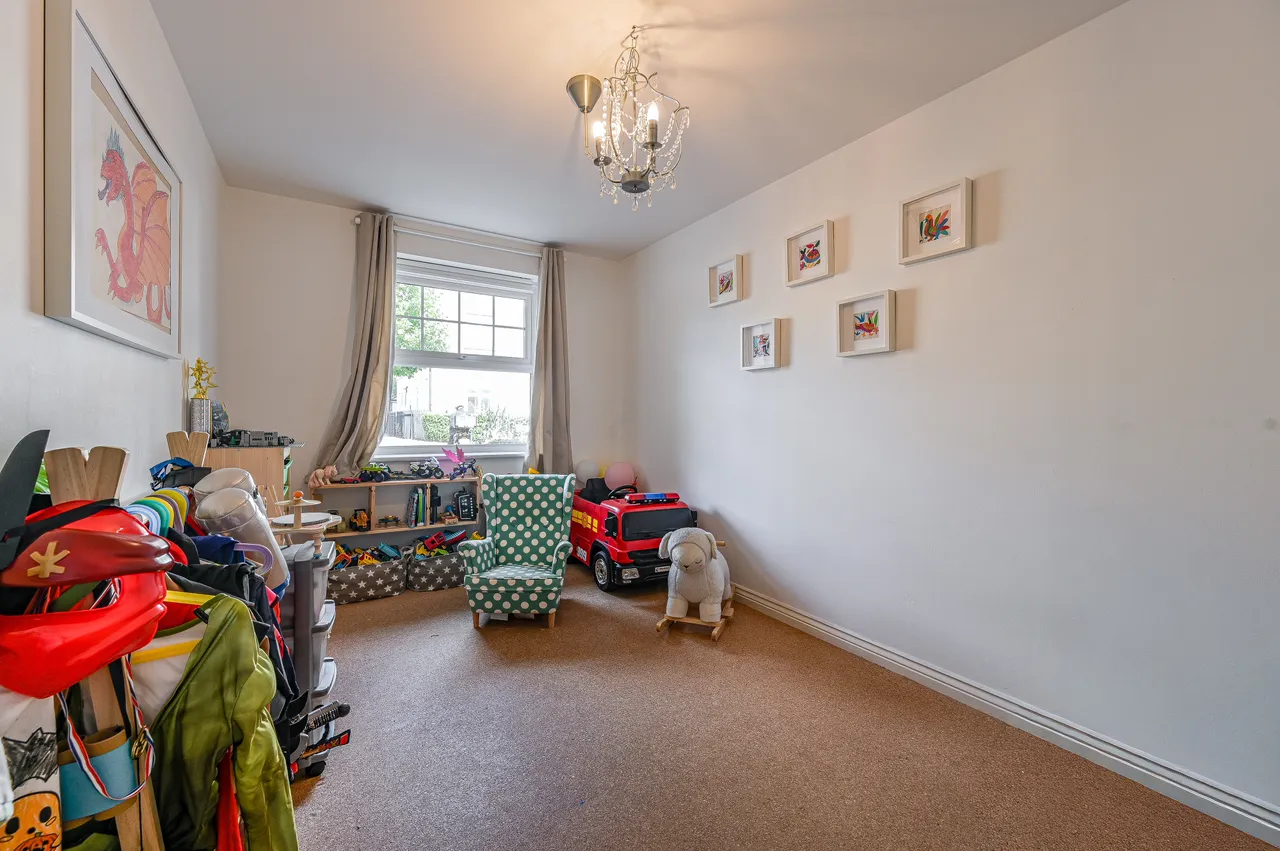 2 Hawksmoor Grove, Bromley, photo 8