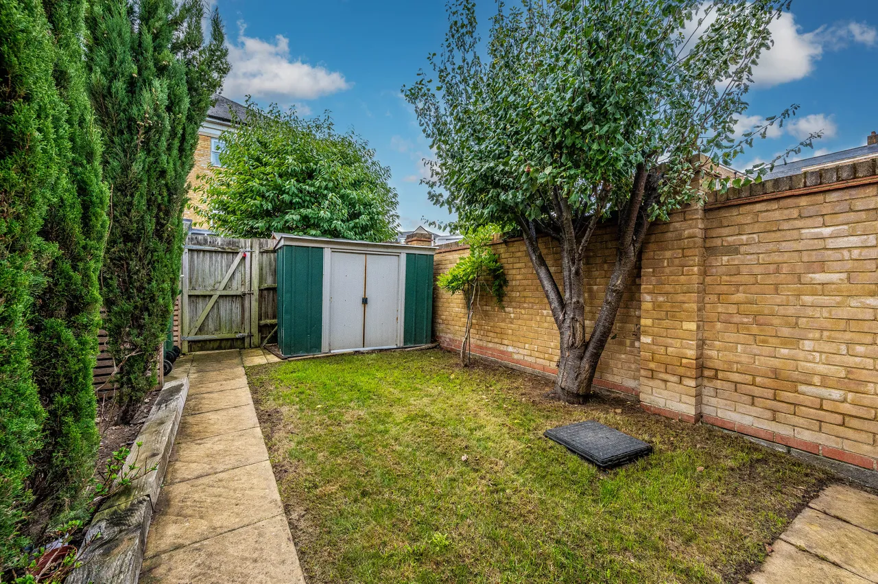 2 Hawksmoor Grove, Bromley, photo 10