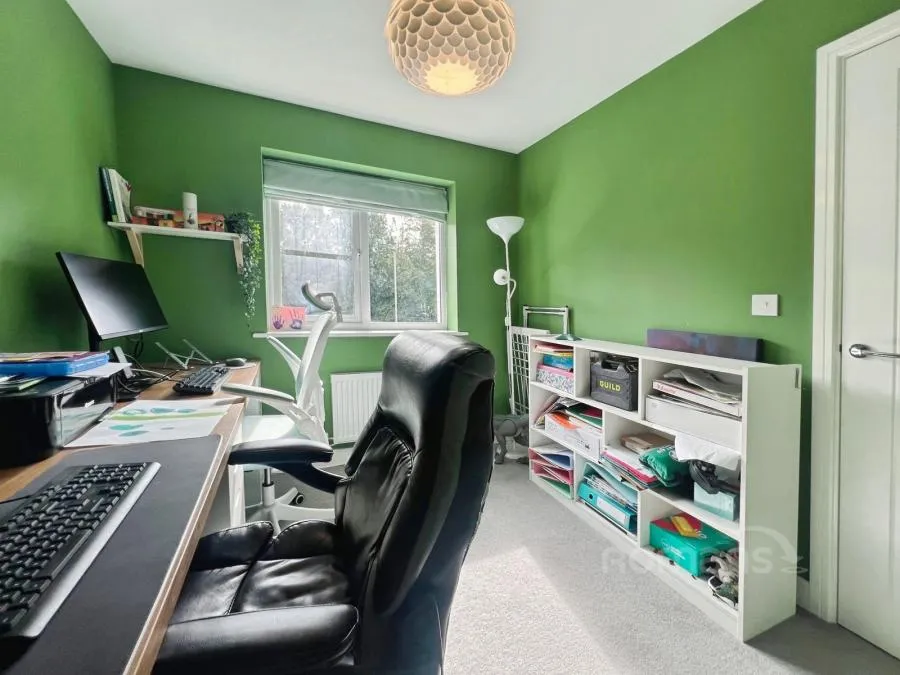 Barron Road, Tongham, GU10, photo 12
