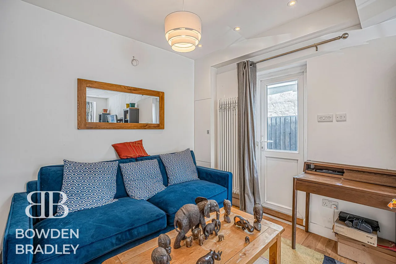 Stradbroke Grove, Clayhall, IG5, photo 7