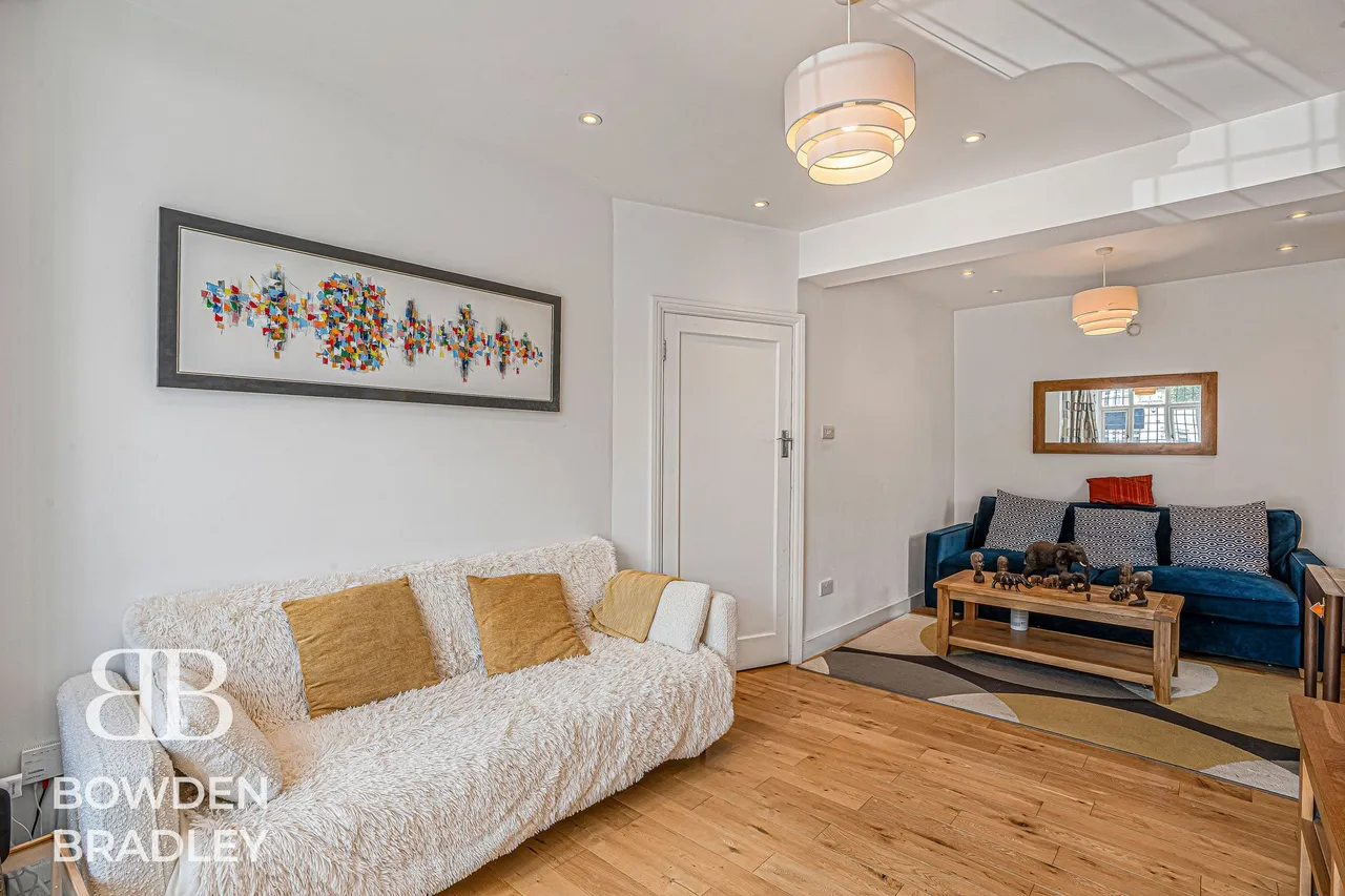 Stradbroke Grove, Clayhall, IG5, photo 5