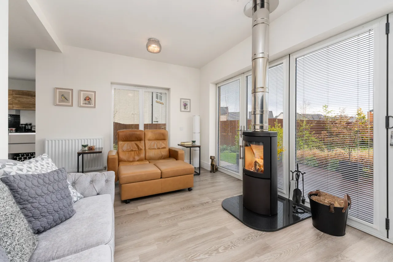 Shiel Hall Crescent, Rosewell, EH24, photo 8