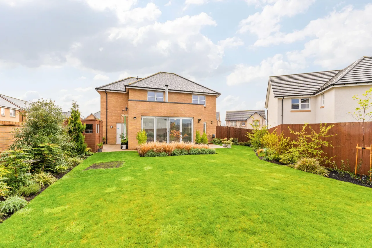 Shiel Hall Crescent, Rosewell, EH24, photo 34