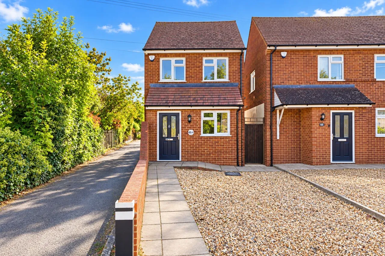 2 bed house to rent, Worthington Road, Dunstable, LU6