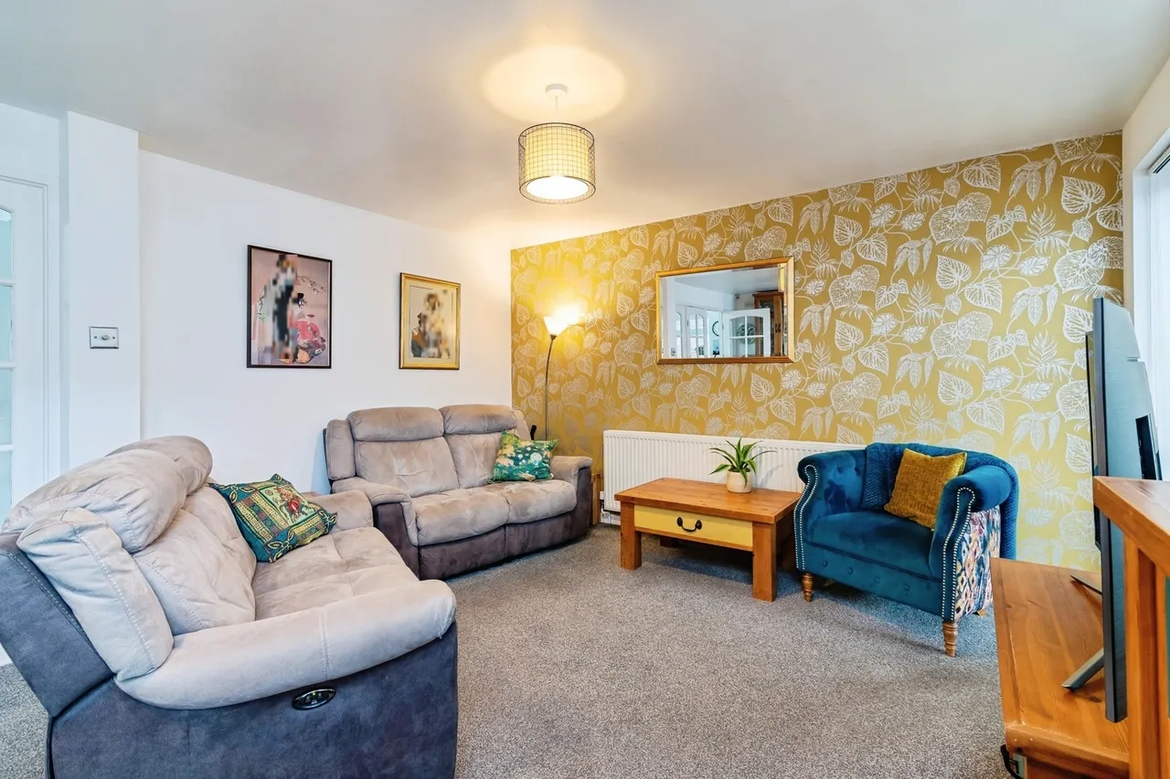 Newlands Drive, NOTTINGHAM, Nottinghamshire, NG4, photo 5