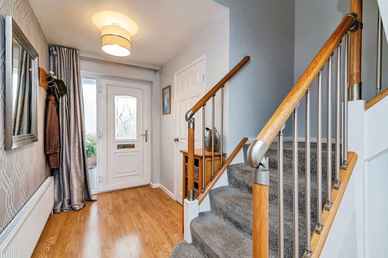 Newlands Drive, NOTTINGHAM, Nottinghamshire, NG4, photo 9