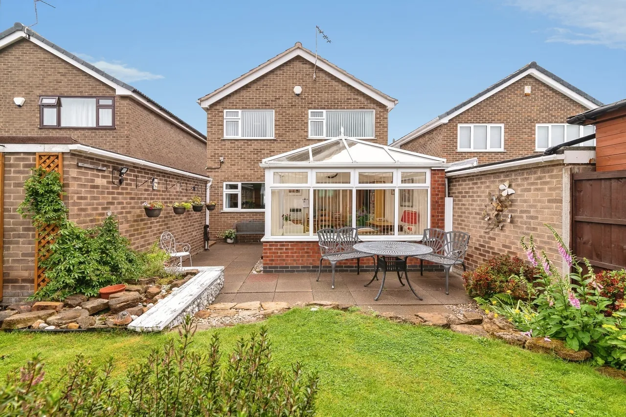 Newlands Drive, NOTTINGHAM, Nottinghamshire, NG4, photo 20