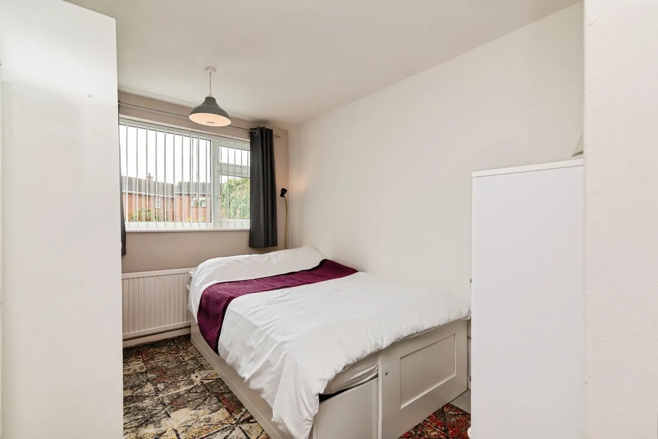 Newlands Drive, NOTTINGHAM, Nottinghamshire, NG4, photo 15