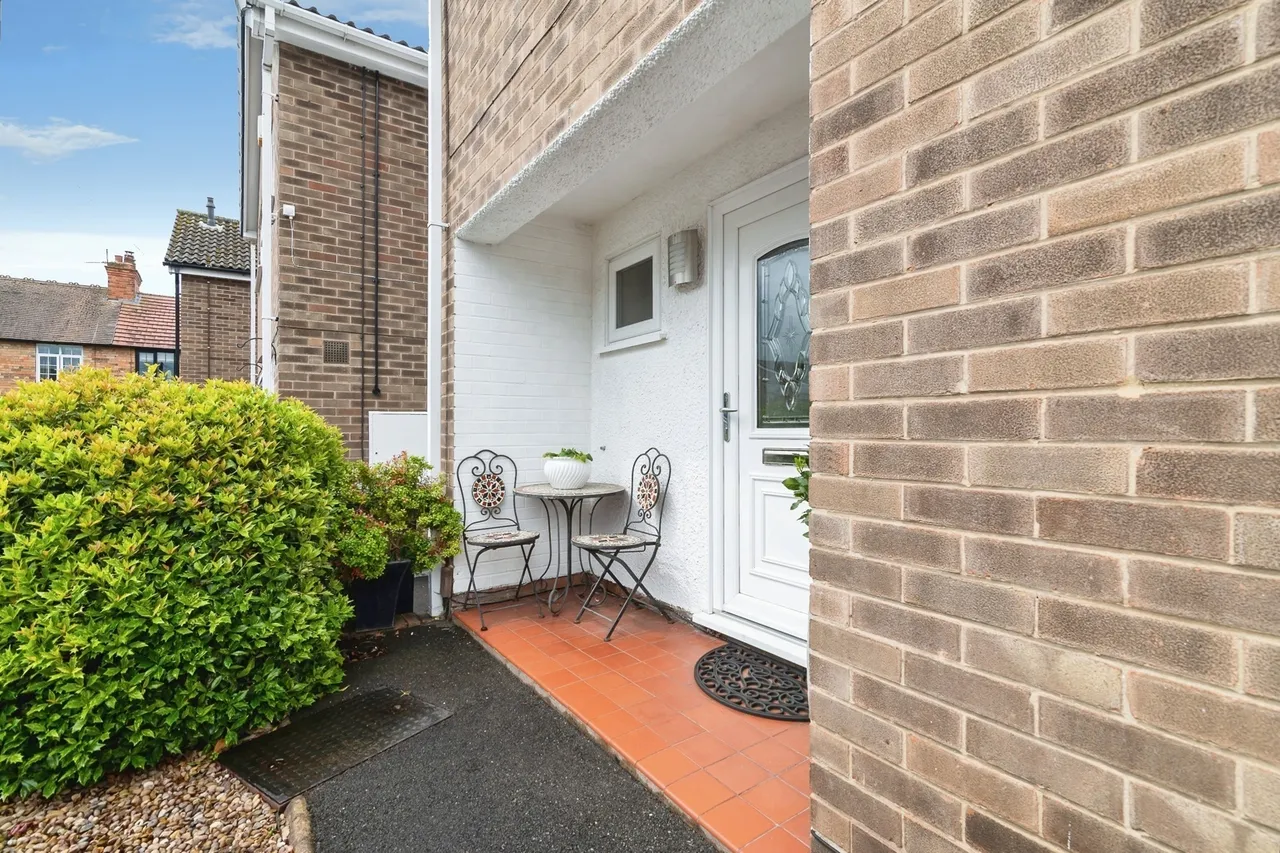 Newlands Drive, NOTTINGHAM, Nottinghamshire, NG4, photo 22