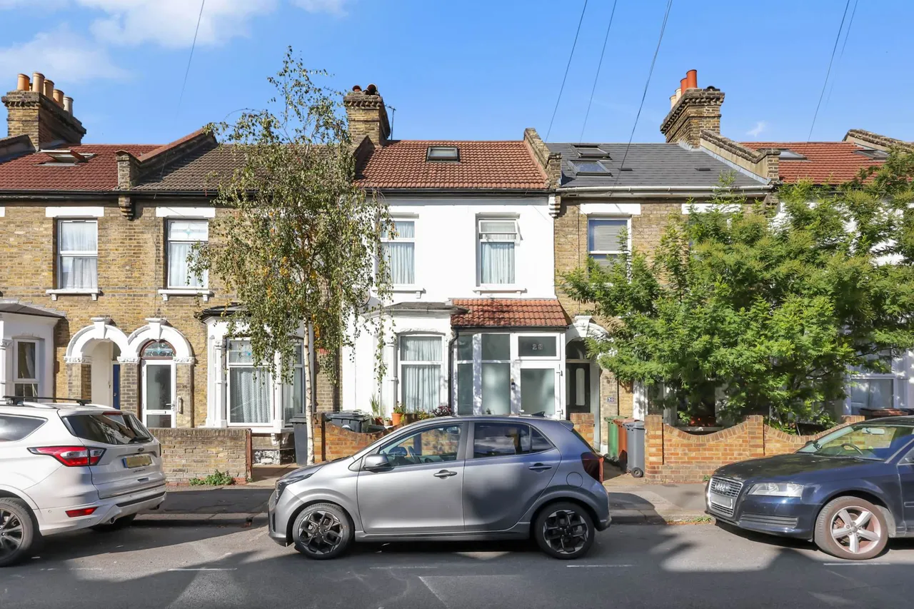 4 bed house for sale, St Marys Road, Leyton, E10