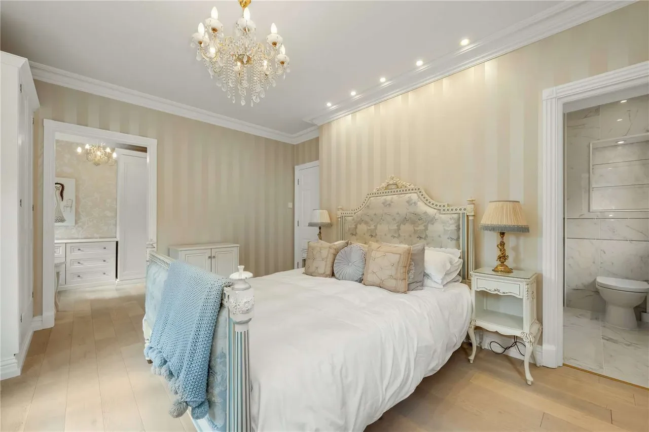 Eyhurst Park, Outwood Lane, Kingswood, Tadworth, KT20 6JR, photo 7